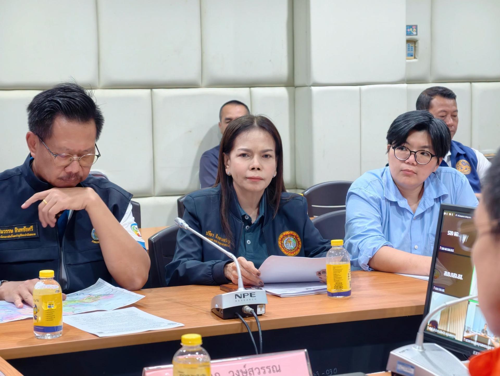 อบจ.สมุทรสงคราม ร่วม 2 การประชุมเพื่อช่วยเหลือผู้ประสบอุทกภัยและแก้ไขปัญหาน้ำท่วมอย่างเร่งด่วน
